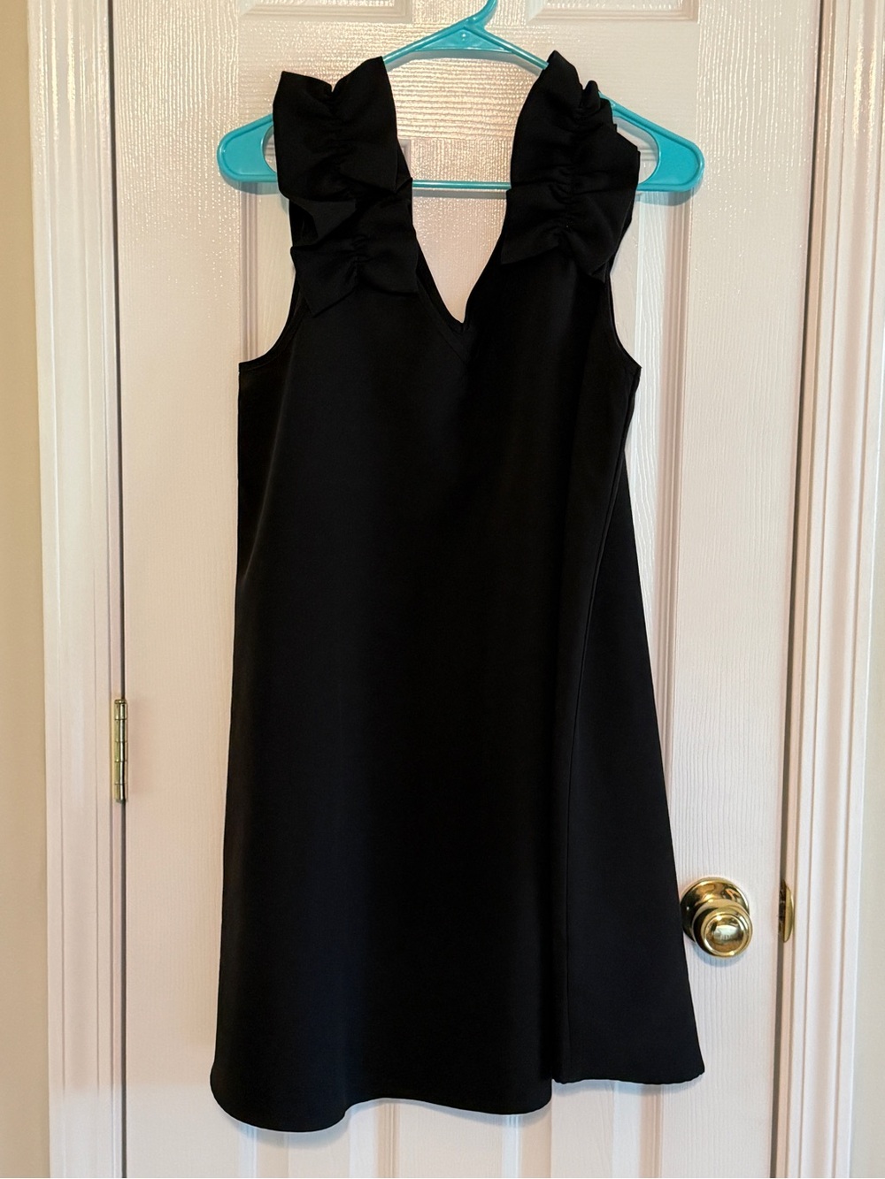 Mud Pie Black V-Neck Shift Dress with Ruffle Shoulders